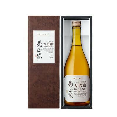 変わった日本酒をお探しなら「菊正宗 シェリー樽貯蔵 大吟醸 720mL